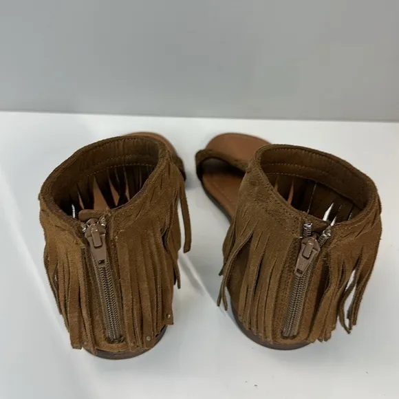 Minnetonka Savona Boho Zip Back Fringe Sandals Size 10 Festival Coachellla