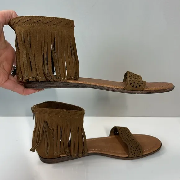 Minnetonka Savona Boho Zip Back Fringe Sandals Size 10 Festival Coachellla