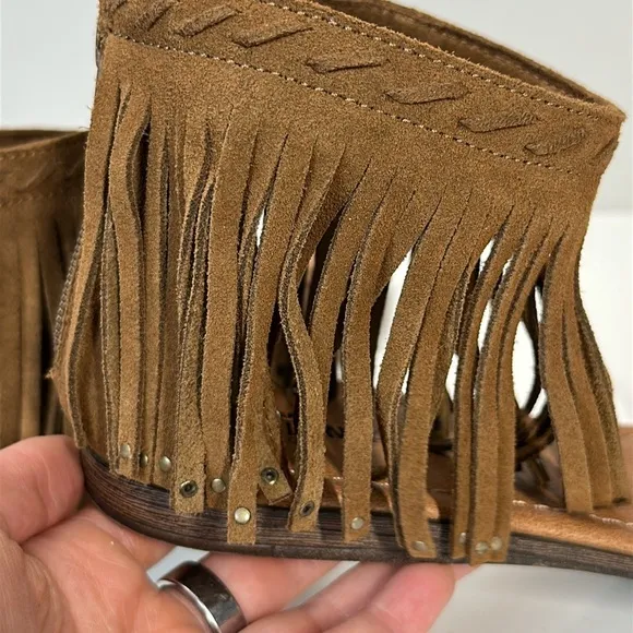 Minnetonka Savona Boho Zip Back Fringe Sandals Size 10 Festival Coachellla