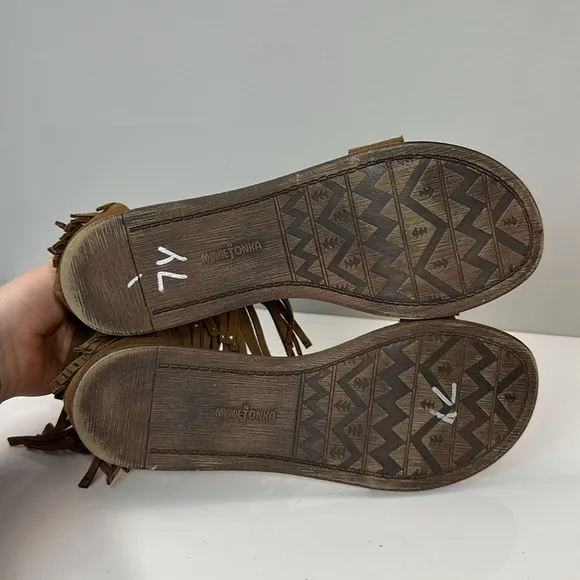 Minnetonka Savona Boho Zip Back Fringe Sandals Size 10 Festival Coachellla