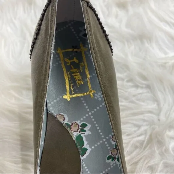 Miss L-Fire Oliver Grey Shabby Chic OxfordPump Heels