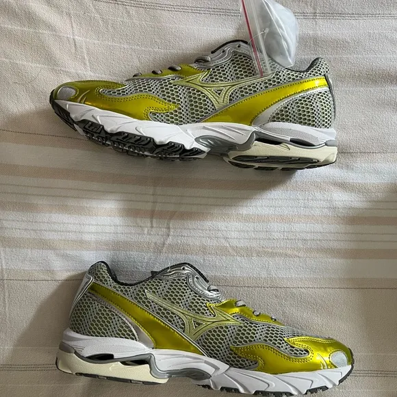 Mizuno Wave Rider 10 &quot;Amazon&quot; x One Block Down &quot;Flame Wave” D1GD232702 Size 11