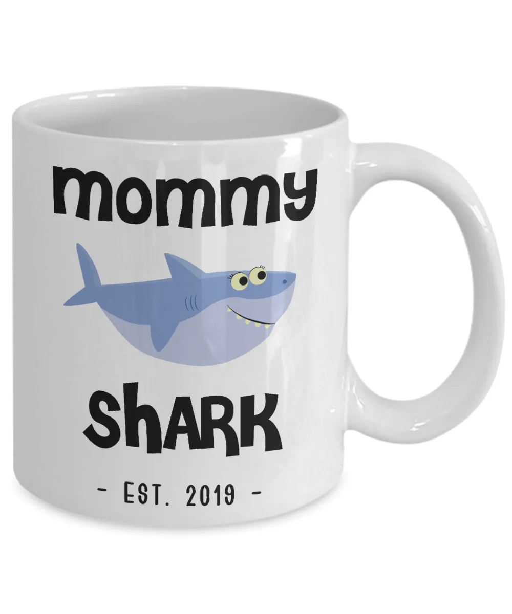 Mommy Shark Mug New Mom Est 2019 Coffee Cup Do Do Do Expecting Mom Pregnancy Reveal Announcement Mother's Day Gifts