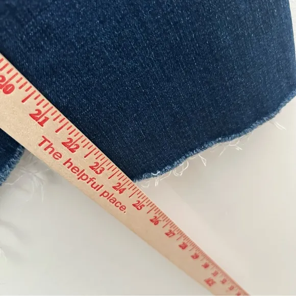MOTHER Insider Crop Step Fray  Jeans with Distressed Hem Sake to Me Size 24