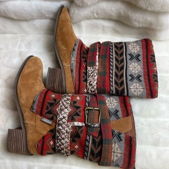 Mukluks Cowboy Chic Brown faux suede multi color sweater belted boots SZ9