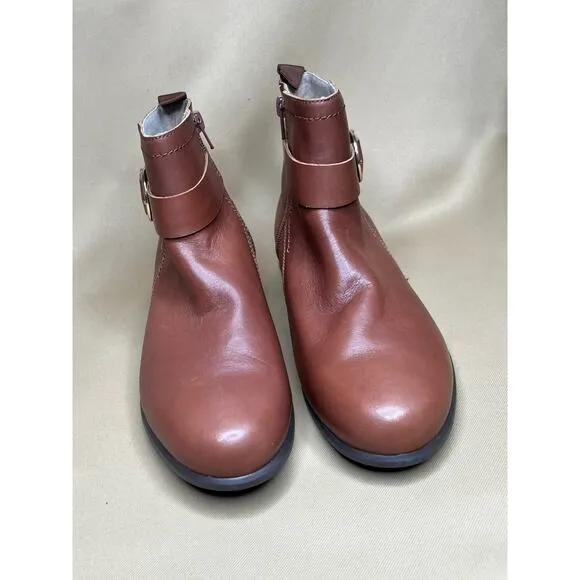 Munro Chestnut Brown Cuero Leather Ankle Boots 9 New