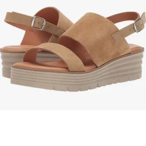 MUSSE &amp; CLOUD Suede Platform Sandals