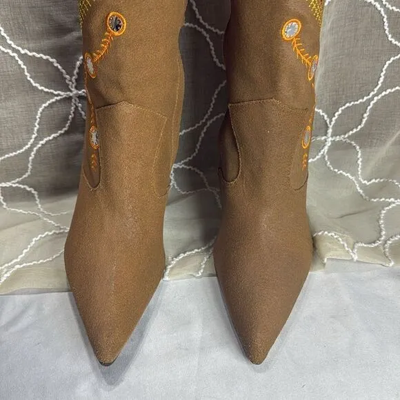 (N7) Schutz cowboy boots, embroidered leather, collaboration with Aldo, size 5 B