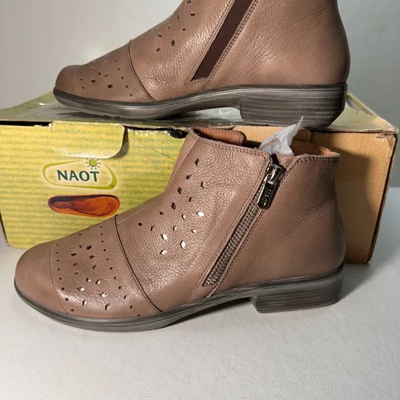 Naot Aura Collection casual classic spring fall comfy style chic comfy vacation