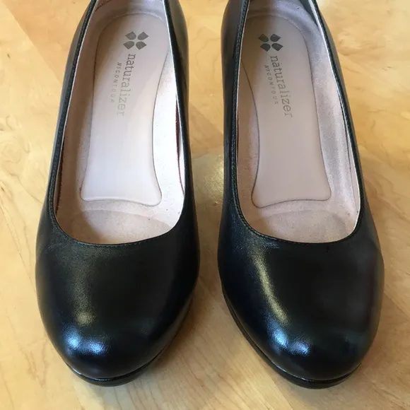 NATURALIZER MICHELLE PUMP BLACK LEATHER