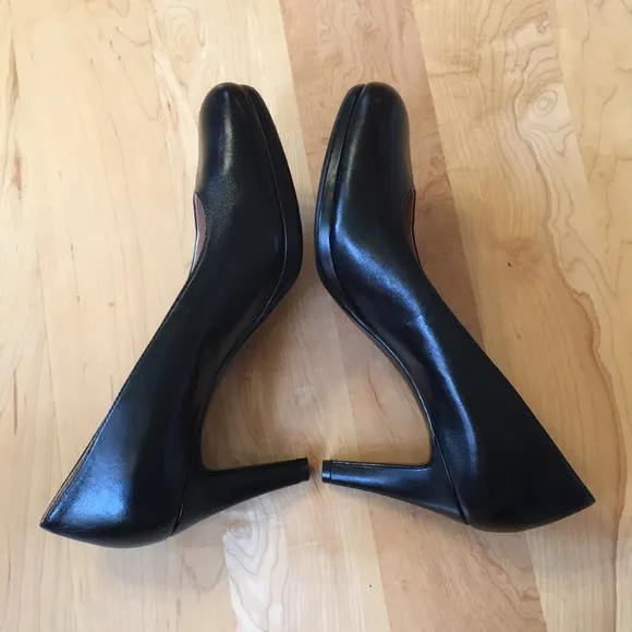NATURALIZER MICHELLE PUMP BLACK LEATHER