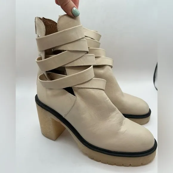 NEW 39.5 Free People Jesse Cutout Ankle Boots Leather Off-White Lug Sole Strappy