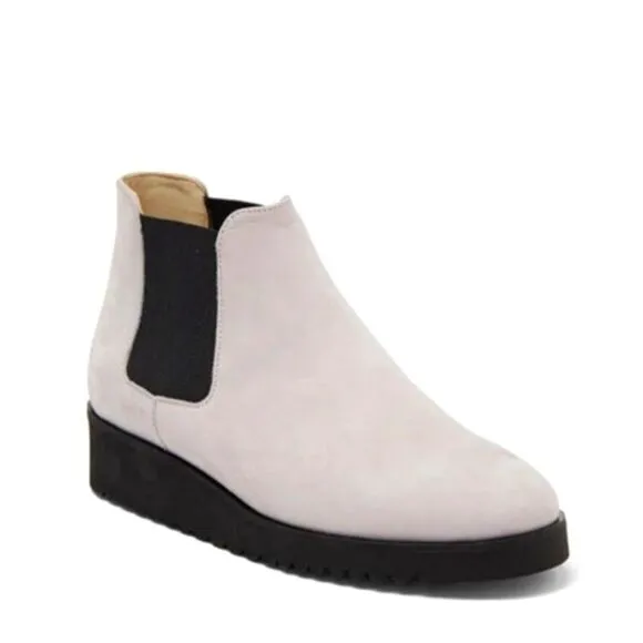New Amalfi by Rangoni Enrico Chelsea Boot (Women) very light purple suede 9.5