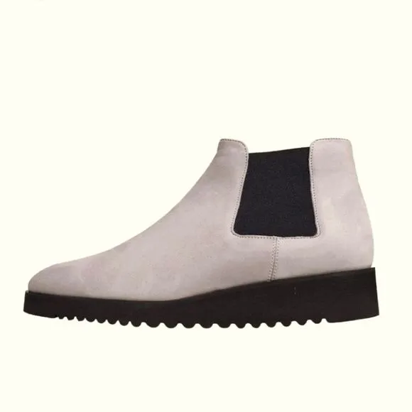 New Amalfi by Rangoni Enrico Chelsea Boot (Women) very light purple suede 9.5