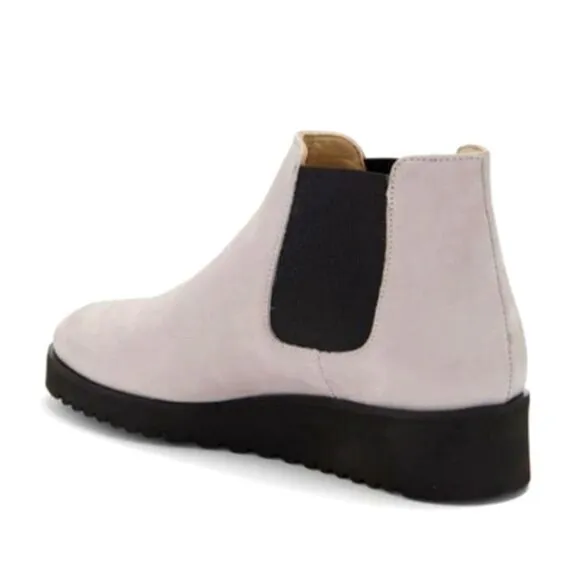 New Amalfi by Rangoni Enrico Chelsea Boot (Women) very light purple suede 9.5