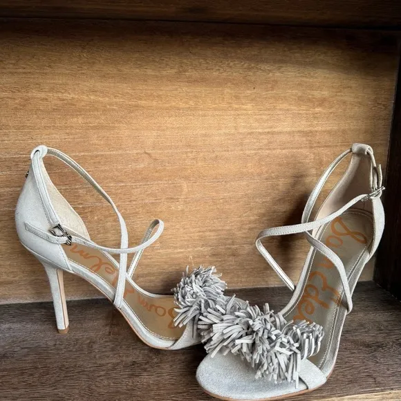 NEW Anthropology SAM EDELMAN Aisha Heels Suede Fringe High Heel Sandal Greige