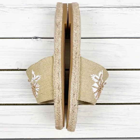 NEW Badgley Mischka Jewel Kyrene Espadrille Sandals Beaded Fabric Beige Tan