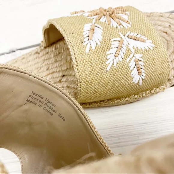 NEW Badgley Mischka Jewel Kyrene Espadrille Sandals Beaded Fabric Beige Tan
