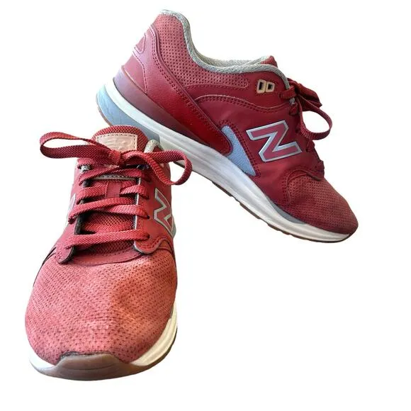 New Balance 1550 Revlite Sneakers Mens 7.5 Red Clay Suede Low Top Athleisure
