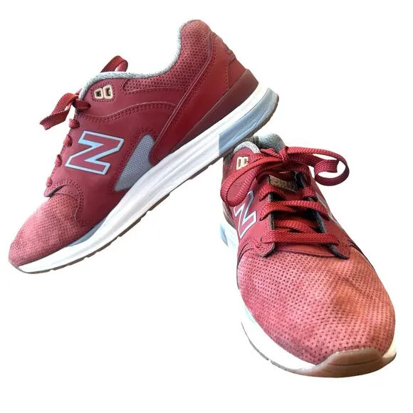 New Balance 1550 Revlite Sneakers Mens 7.5 Red Clay Suede Low Top Athleisure