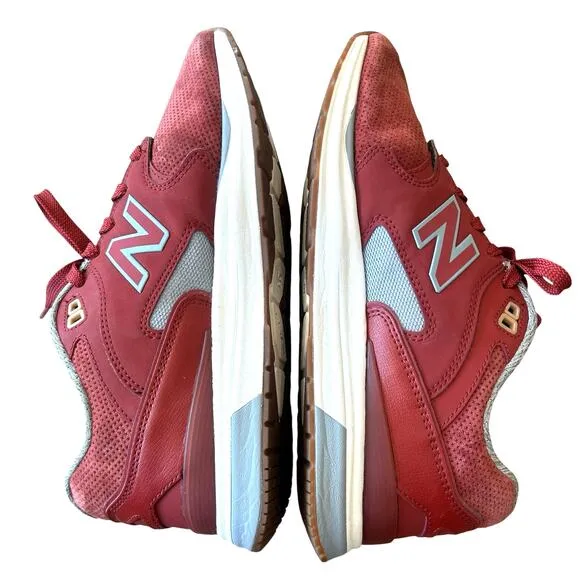 New Balance 1550 Revlite Sneakers Mens 7.5 Red Clay Suede Low Top Athleisure