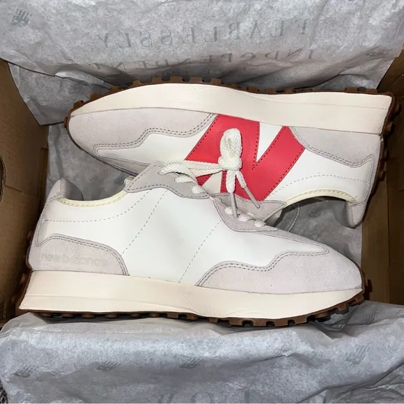 New Balance 327 'Moonbeam Desert Pink Gum' MS327ASM Women’s 9 Men’s 7.5 NIB