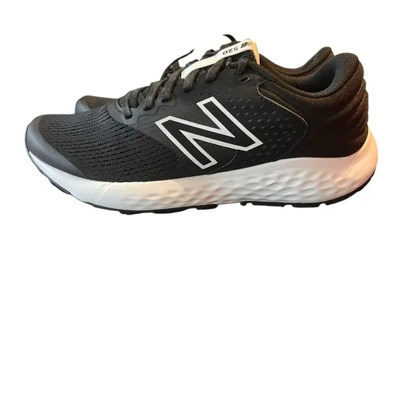 New Balance 520 V7 Women’s Running Shoes – Black &amp; White, Size 7 (Fits Like 6)