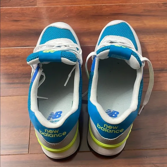 New Balance Blue and White Sneakers with Retro Design.NWOT