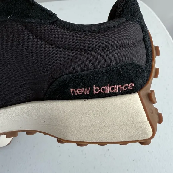 New Balance Classics 327 Black &amp; White Sneakers Trainers Women's 6.5 Shoes