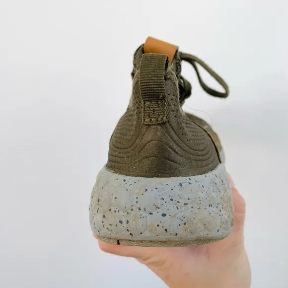 New Balance Green Suede &amp; Mesh Sneakers Speckled Sole
