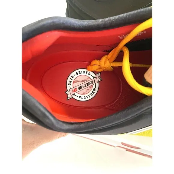 New Balance Low-Cut 3000v4 Metal Baseball Cleats