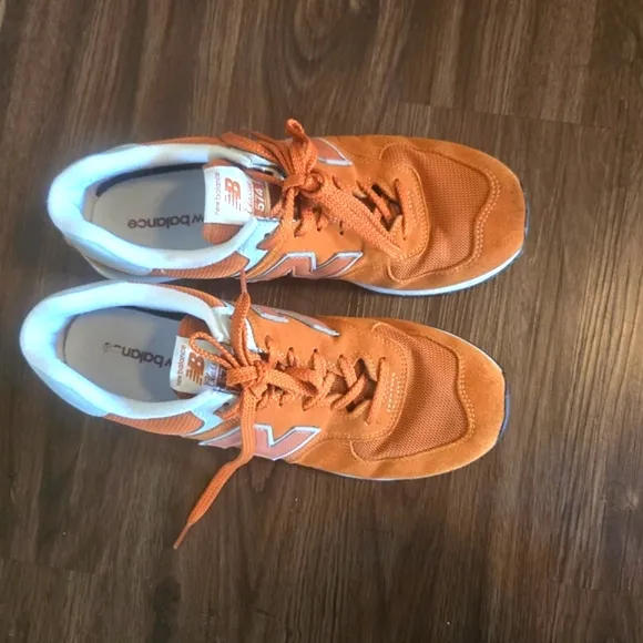 New Balance Orange Sneakers Retro Suede Design