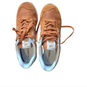 New Balance Orange Sneakers Retro Suede Design