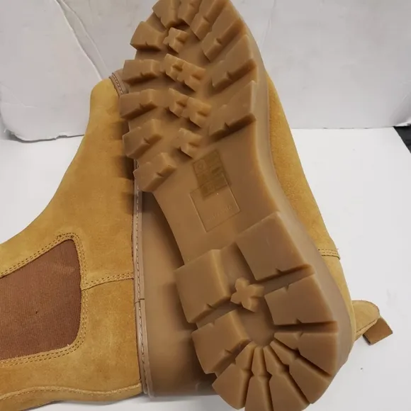 NEW DOLCE Vita  Boots SZ 8.5 M