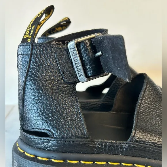 New Dr. Martens Clarissa II Quad Womens Size 7 Leather Platform Black Sandals