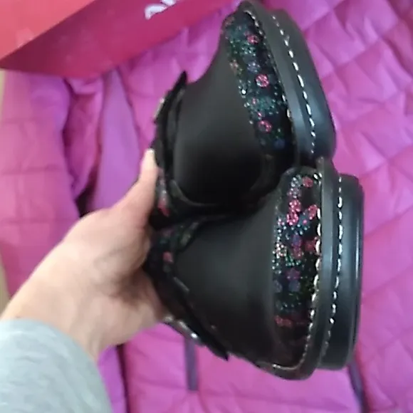 New In Box! Alegria Women's Black Floral Shoes Size 39