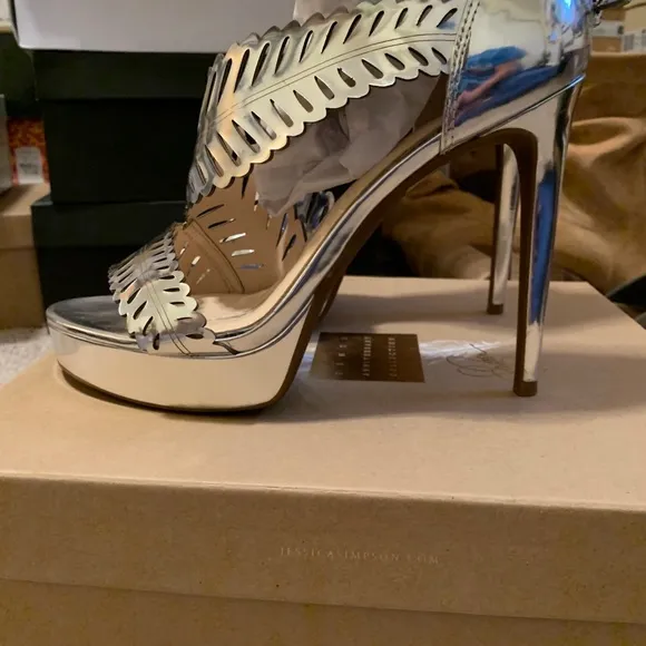 NEW JESSICA SIMPSON AZURE SILVER PLATFORM HEEL 9.5