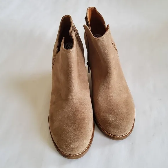 New Lucky Brand Women's Tan Suede Leather Wedge Ankle Boots Booties Size 6.5
