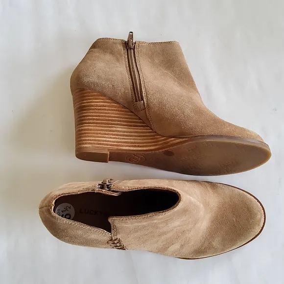 New Lucky Brand Women's Tan Suede Leather Wedge Ankle Boots Booties Size 6.5