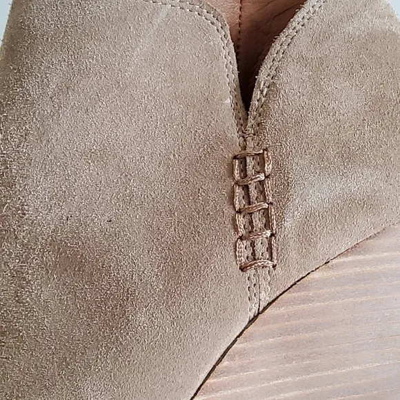 New Lucky Brand Women's Tan Suede Leather Wedge Ankle Boots Booties Size 6.5