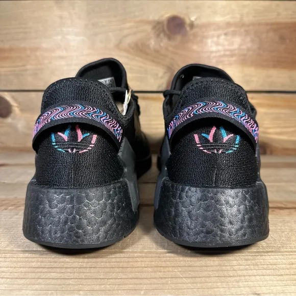 NEW Mens Sizes - Adidas NMD R1 V2 “Black Pulse Magenta” Running Sneakers IE7279