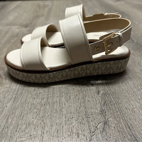 NEW MICHAEL Michael Kors Richie Logo Print Platform Sandals Size 7.5 Vanilla