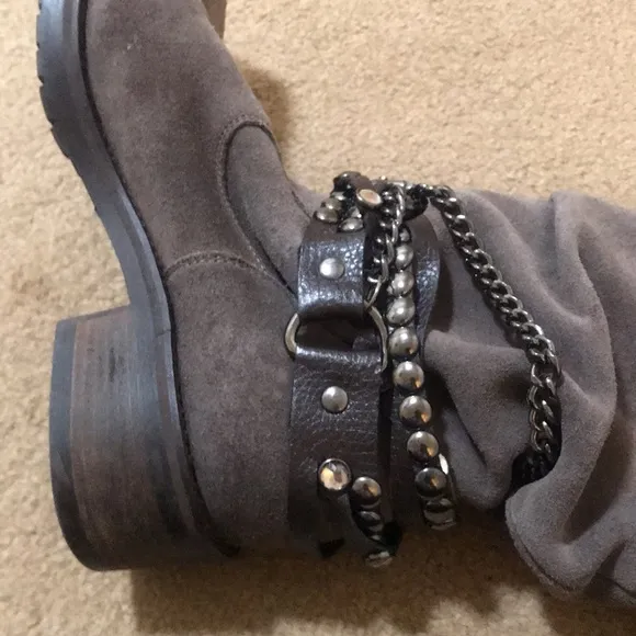 🌸NEW🌸 Moschino/Love Moschino Chain (Removable) Vintage Boots