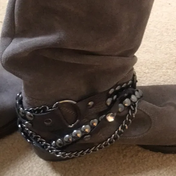🌸NEW🌸 Moschino/Love Moschino Chain (Removable) Vintage Boots