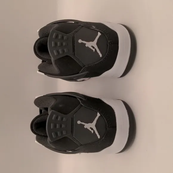 New Nike Little Kids Jordan 4 Retro White Thunder Shoes Sz 11C