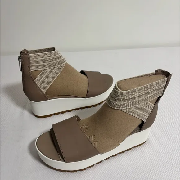 New Sorel Cameron Flatform Ankle Straps Platform Sandals Women's Size: 8.5
