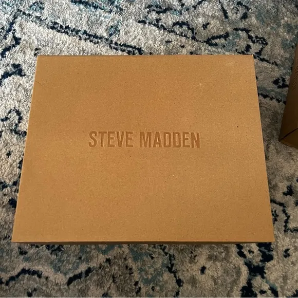 New Steve Madden Charlize Rhinestone Silver white platform heels Size 6.5