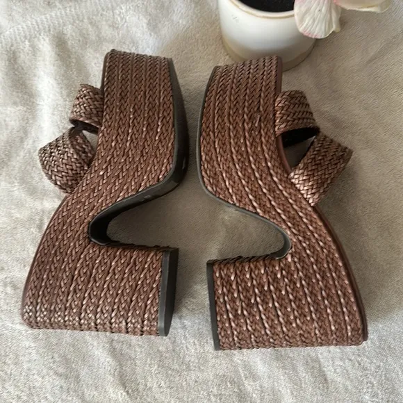 NEW Steve Madden Gianni Brown woven platform heel sandals women size 10