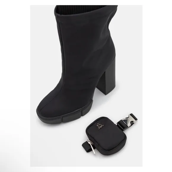 New! STEVE MADDEN RiseUp Zip Pocket Nylon Platform Ankle Boots