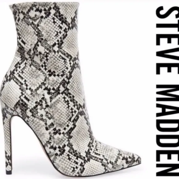 NEW Steve Madden Whimsy Python snake print heeled boots Size 7.5